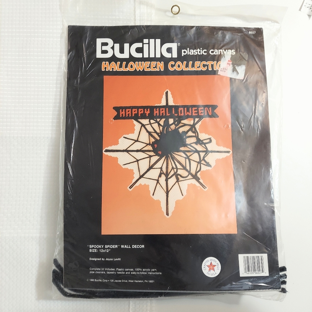 Vintage Brucilla Spooky Spider Plastic Canvas Kit Halloween Wall Decor 1990